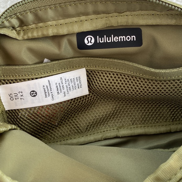 ❤️ Lululemon Mini Belt Bag Bronze Green/Black NWT - Picture 9 of 9
